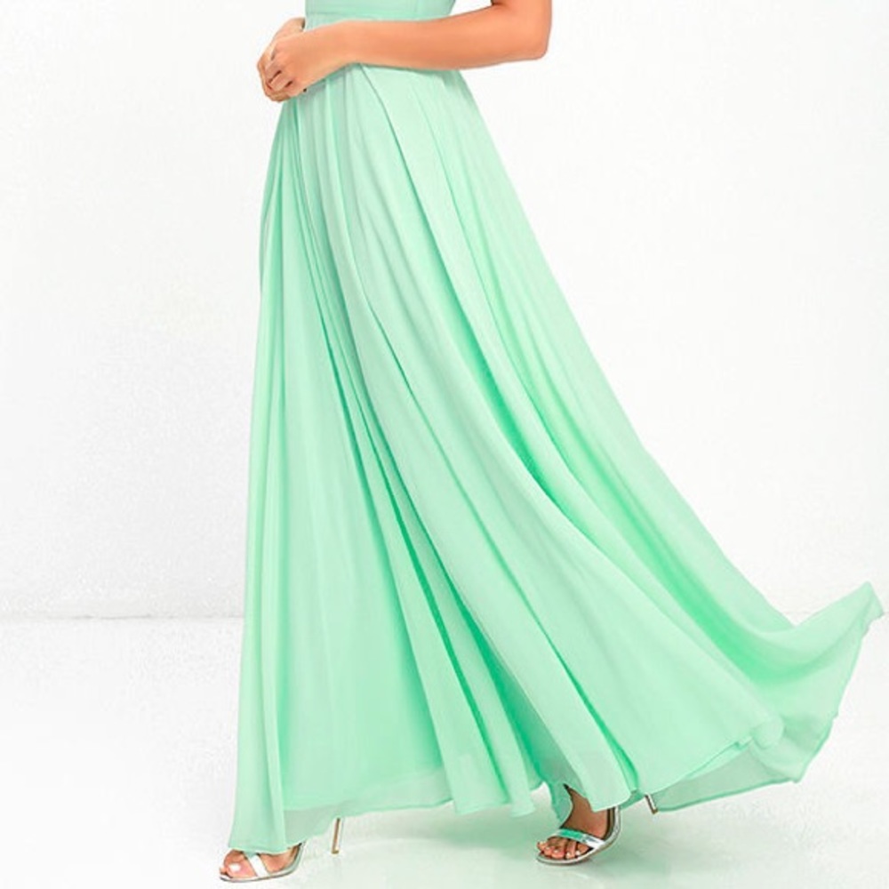 Lulu’s Romantic Fantasy Maxi - Picture 4 of 6